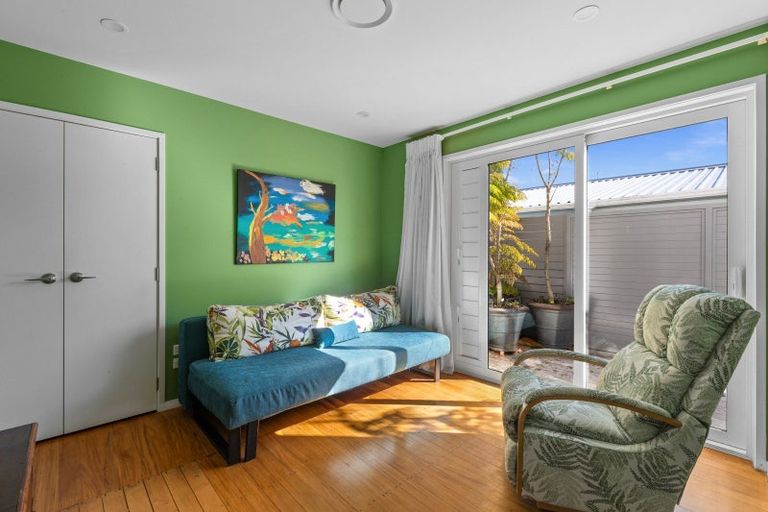 Photo of property in 70 The Esplanade, Westshore, Napier, 4110