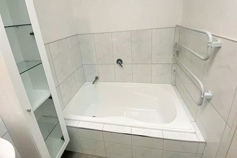 Photo of property in 90 Huxley Street, Sydenham, Christchurch, 8023