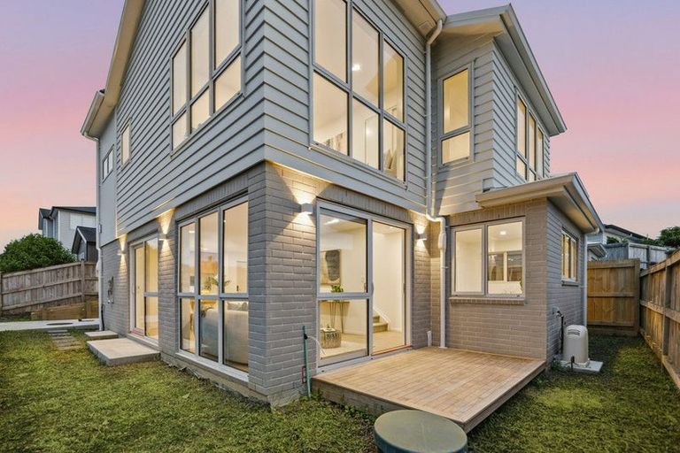 Photo of property in 6a Kaimai Avenue, Massey, 0614