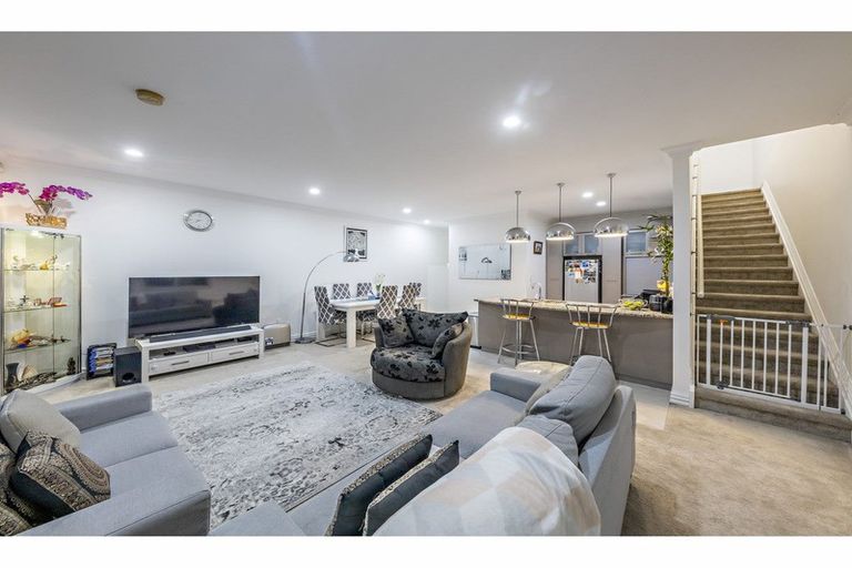 Photo of property in 8/126 Stancombe Road, Flat Bush, Auckland, 2016