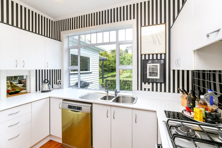 Photo of property in 207 Powderham Street, New Plymouth, 4310