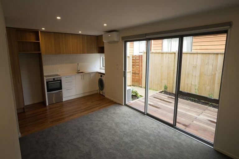 Photo of property in 2/43 Churton Crescent, Taita, Lower Hutt, 5011