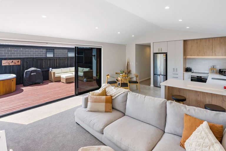 Photo of property in 27 Tangaroa Place, Poike, Tauranga, 3112