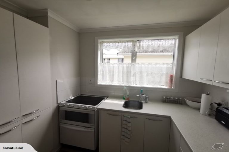 Photo of property in 40d Leighton Avenue, Waiwhetu, Lower Hutt, 5010