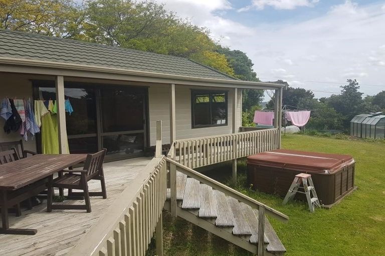 Photo of property in 71 Manganese Point Road, Tamaterau, Whangarei, 0174