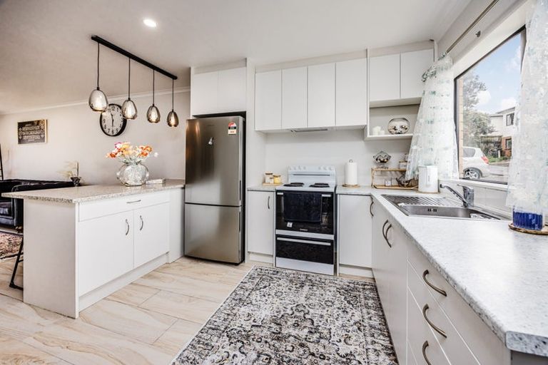 Photo of property in 11 Battlen Place, Manurewa, Auckland, 2105