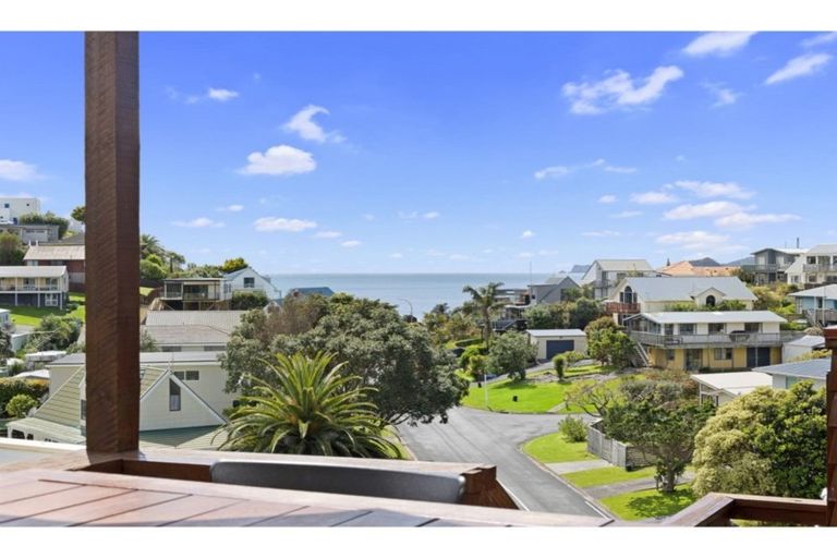 Photo of property in 25 Tapeka Road, Russell, 0202