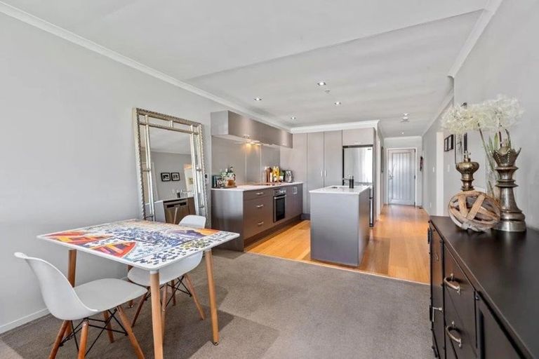 Photo of property in Mooring Apartments, 304/277 Maunganui Road, Mount Maunganui, 3116