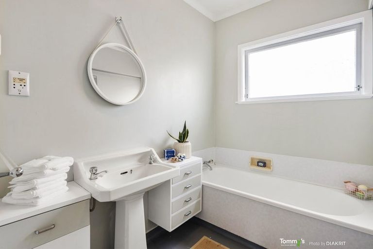 Photo of property in 63 Cashmere Avenue, Khandallah, Wellington, 6035