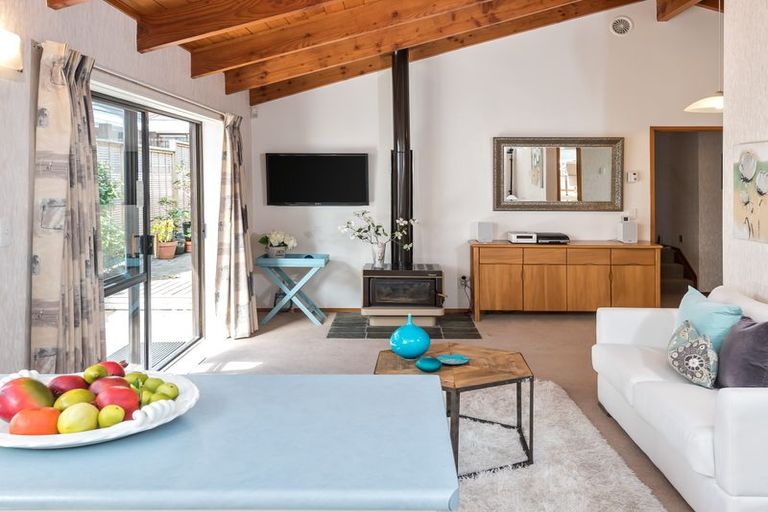 Photo of property in 1/12 Takutai Avenue, Bucklands Beach, Auckland, 2012