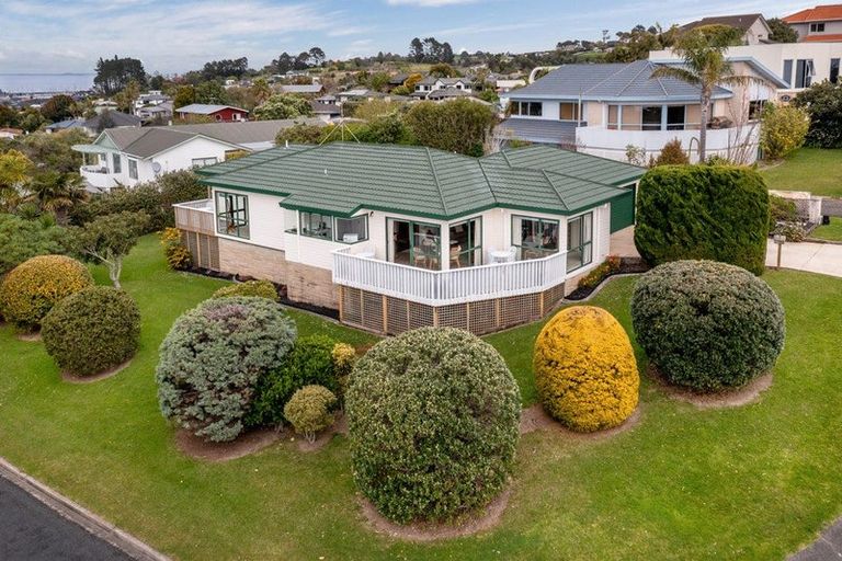 Photo of property in 1 Castaway Place, Gulf Harbour, Whangaparaoa, 0930