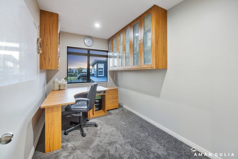 Photo of property in 8 Waikura Drive, Te Atatu Peninsula, Auckland, 0610