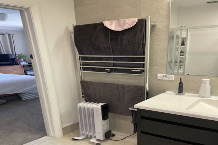 Photo of property in 54 Amaru Road, One Tree Hill, Auckland, 1061