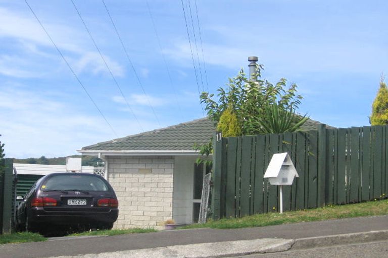 Photo of property in 11 Admiralty Street, Crofton Downs, Wellington, 6035