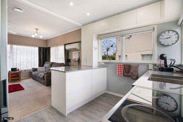 Photo of property in 1/30 Dale Crescent, Pakuranga, Auckland, 2010