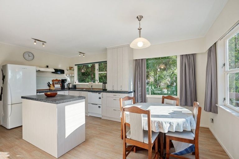 Photo of property in 10 Haven Grove, Naenae, Lower Hutt, 5011