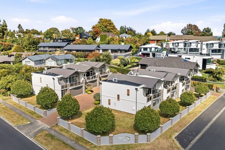 Photo of property in 2/17 Tremaine Avenue, Two Mile Bay, Taupo, 3330