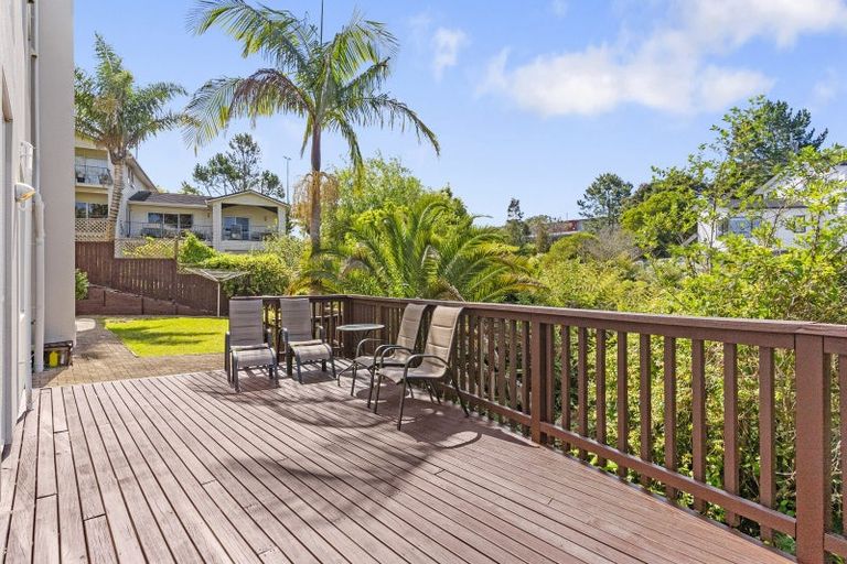 Photo of property in 43 Zara Court, Windsor Park, Auckland, 0632