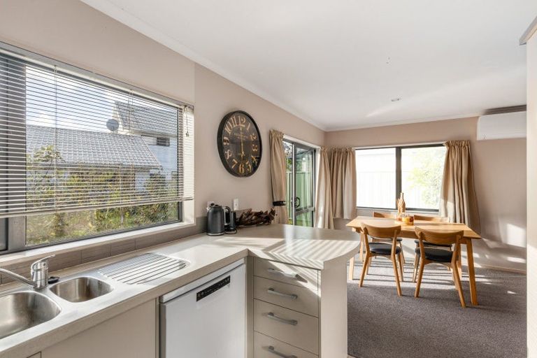 Photo of property in 3b Esmeralda Street, Welcome Bay, Tauranga, 3112