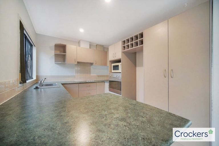 Photo of property in 21 Edgware Road, West Harbour, Auckland, 0618