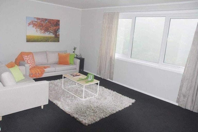 Photo of property in 13 Lomond Street, Newlands, Wellington, 6037