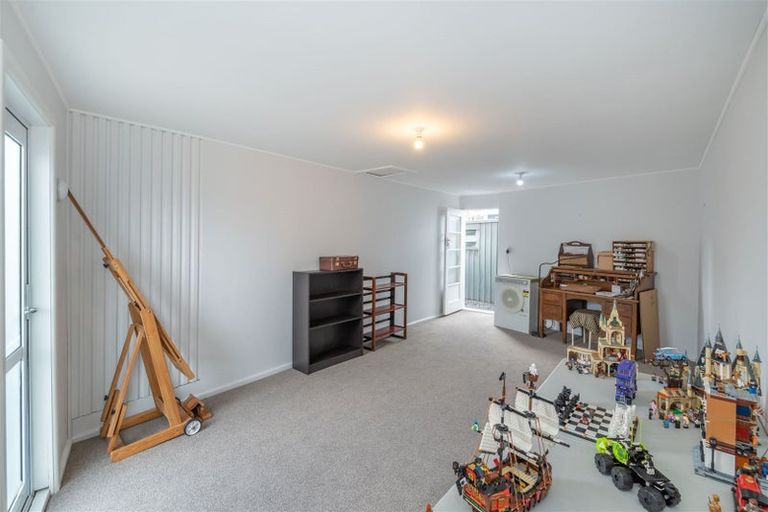 Photo of property in 35 Prestons Road, Redwood, Christchurch, 8051