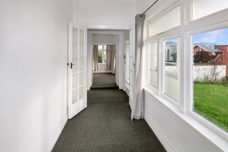 Photo of property in 8 Levy Street, Mount Victoria, Wellington, 6011