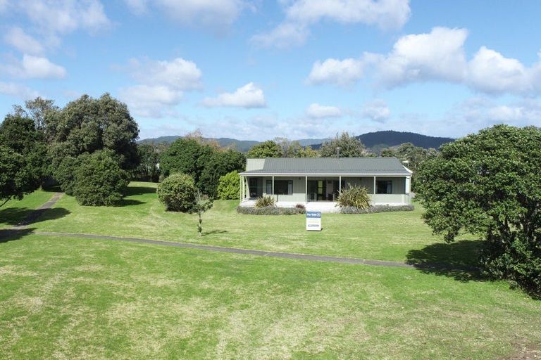 Photo of property in 109 Titoki Place, Matarangi, Whitianga, 3592