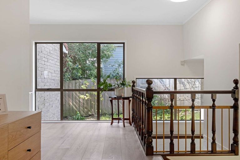 Photo of property in 8 Deodar Place, Totara Heights, Auckland, 2105