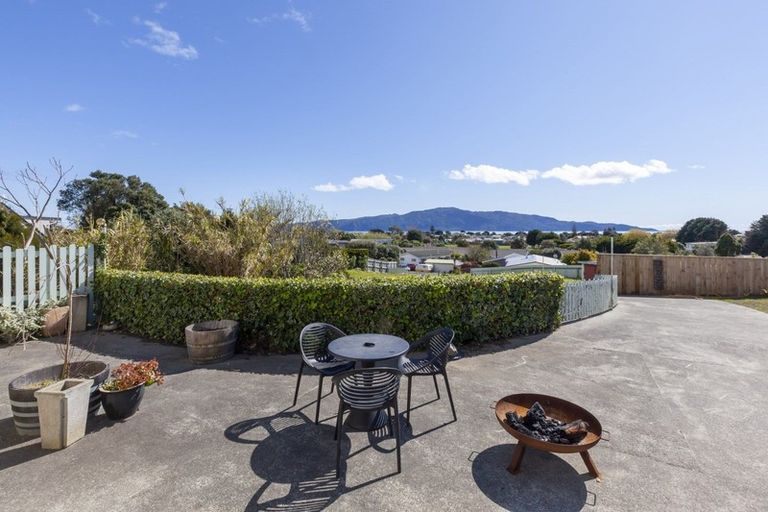 Photo of property in 23 Percival Road, Paraparaumu Beach, Paraparaumu, 5032