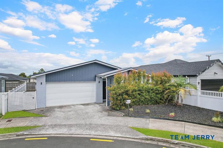 Photo of property in 67 Whare Kauri Road, Papakura, 2110