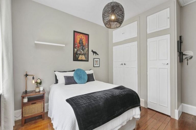 Photo of property in 2 Gamblins Road, Saint Martins, Christchurch, 8022