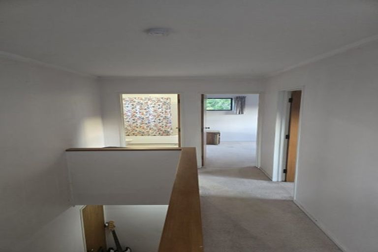 Photo of property in 7 Silverton Place, Churton Park, Wellington, 6037