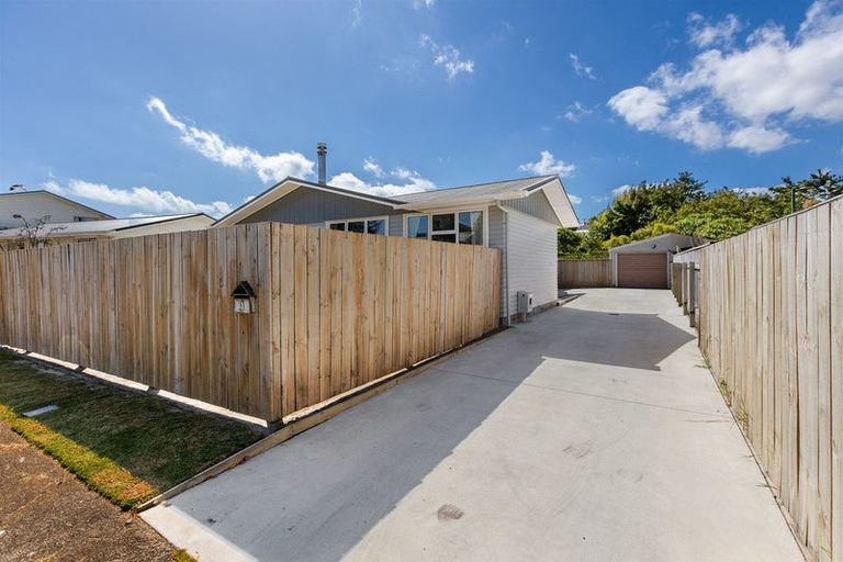 Photo of property in 9 Regent Place, Blagdon, New Plymouth, 4310