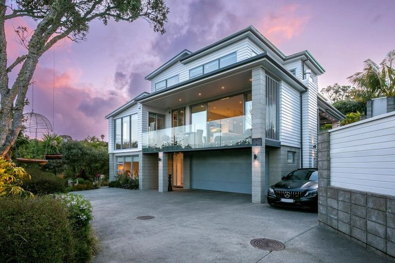 Photo of property in 58a Peter Terrace, Castor Bay, Auckland, 0620