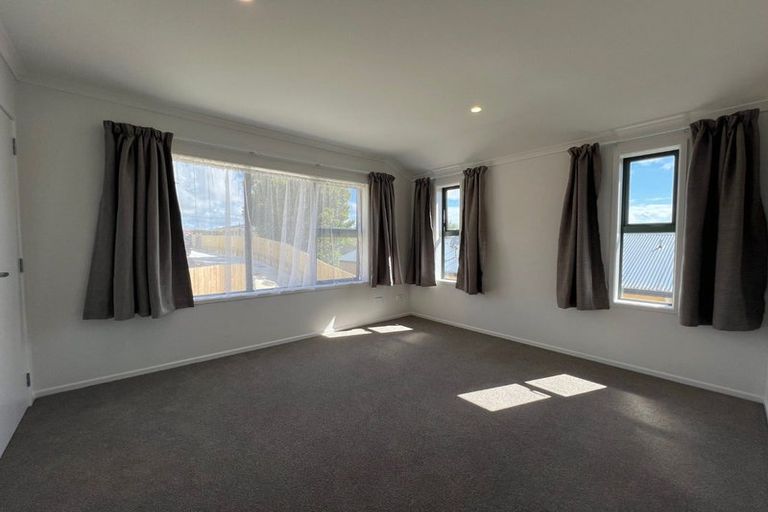 Photo of property in 51 Verran Road, Birkenhead, Auckland, 0626