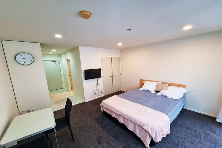 Photo of property in Terrace Heights Apartments, 2/163p The Terrace, Wellington Central, Wellington, 6011