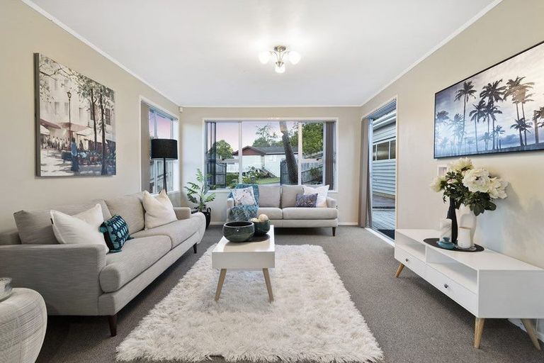 Photo of property in 12 Malmo Place, Massey, Auckland, 0614