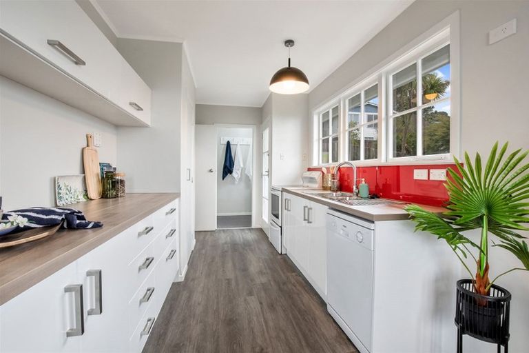 Photo of property in 117 Conclusion Street, Ascot Park, Porirua, 5024