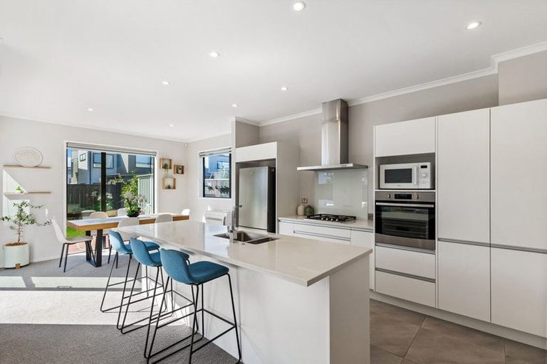 Photo of property in 21 Ian Morrison Road, Hobsonville, Auckland, 0616