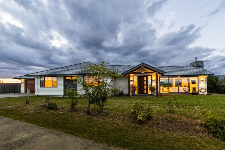 Photo of property in 10 Quarry Ridge, Poraiti, Napier, 4182