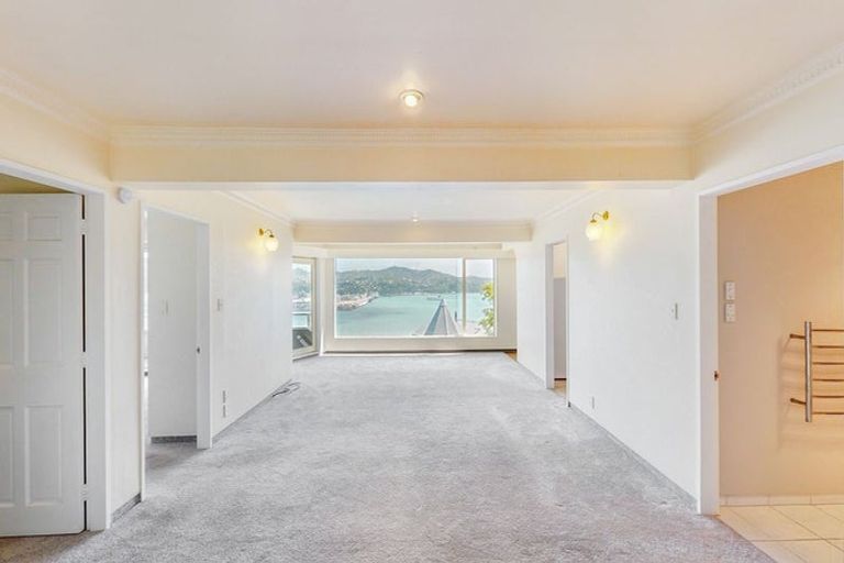 Photo of property in 62a Palliser Road, Roseneath, Wellington, 6011
