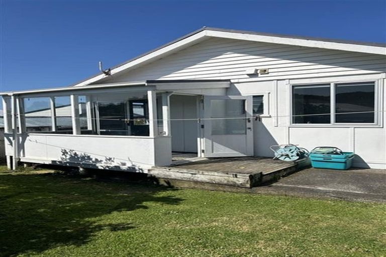 Photo of property in 10 Wallis Street, Raglan, 3225