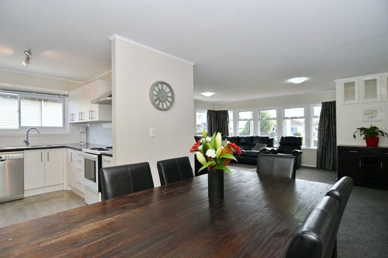 Photo of property in 30 Corson Avenue, Beckenham, Christchurch, 8023