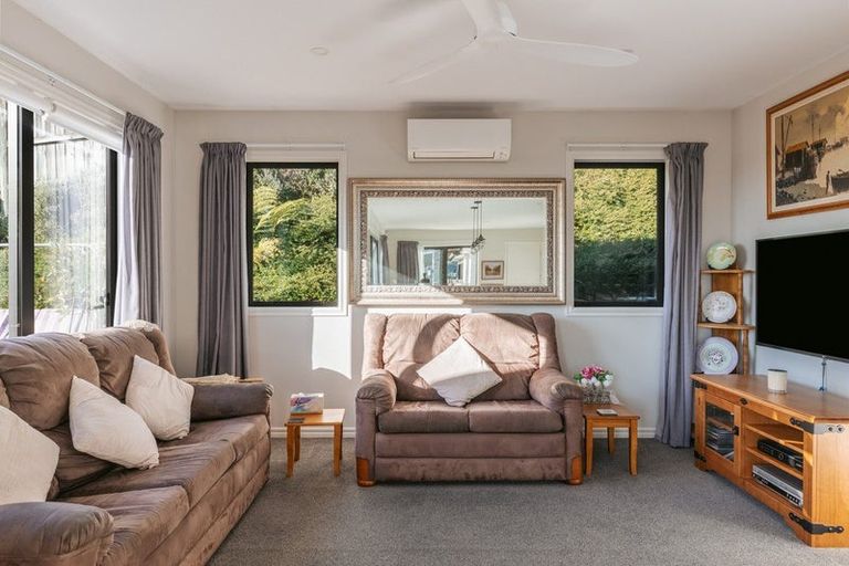 Photo of property in 29 Holcombrooke Lane, Welcome Bay, Tauranga, 3175
