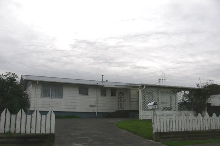 Photo of property in 71 Benmore Avenue, Cloverlea, Palmerston North, 4412