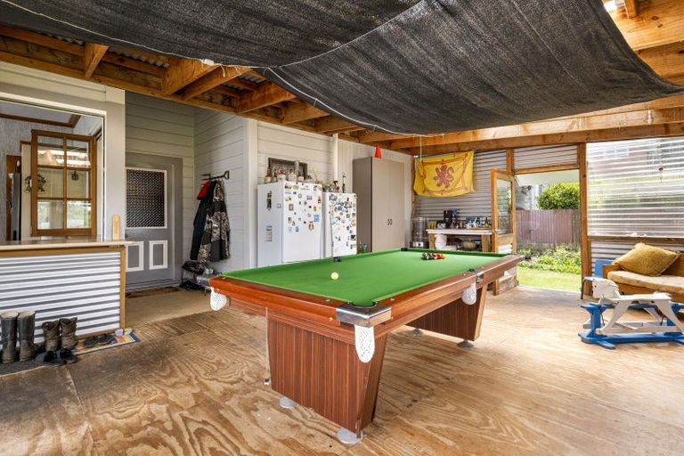 Photo of property in 18 Mills Street, Eltham, 4322