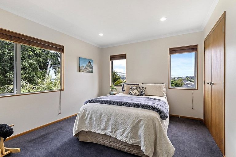 Photo of property in 24 Cliff Road, Torbay, Auckland, 0630