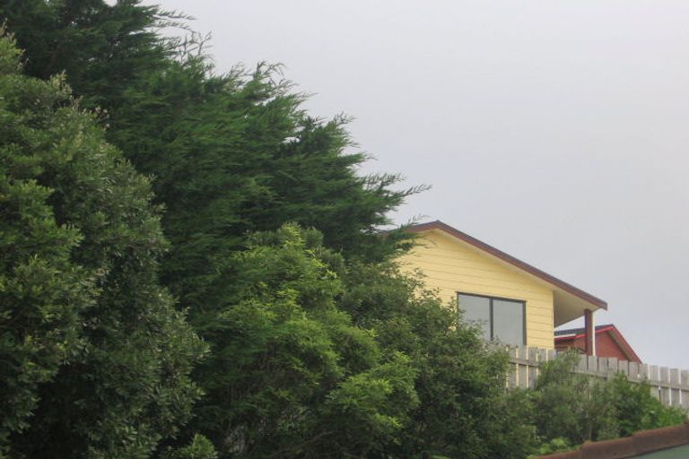 Photo of property in 16 Mandeville Crescent, Grenada Village, Wellington, 6037