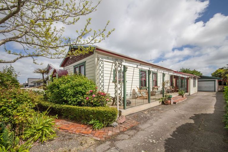 Photo of property in 36 Stewart Crescent, Hokowhitu, Palmerston North, 4410